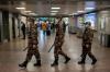 Tentara China Dikerahkan Awasi Rumah Sakit Lapangan yang Tampung Pasien Virus Korona