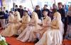Viral Ibu Bersama 3 Putrinya Nikah Bareng di Lapangan Bola Rajadesa Ciamis