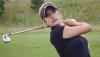 Viral! Pegolf Seksi Pamer Aksi Hole in One Pakai Dada