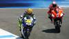 Casey Stoner Cerita Teror Kejam Fans Rossi: Ada yang Coba Robek Lengan Saya!