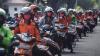 Pegawai Pos dan Ojek Online Salurkan Bantuan Sosial dari Pemerintah - Bagian 1
