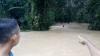 Orang Tua Nekat Lewati Banjir di OKU, Bayi 10 Bulan Jatuh dan Hanyut Terbawa Arus 