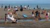Tanpa Masker, Wisatawan Berkunjung ke Pantai Berawa Bali - Bagian 2