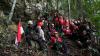 Perjuangan Pemuda-pemudi Bawean Kibarkan Bendera Merah Putih di Gunung Batu - Bagian 4