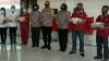 Rayakan HUT Ke-72, Polwan Maluku Bagi-Bagi Beras untuk Warga Terdampak Covid-19