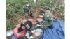 Personel Satgas Yonif 125 Bantu Persalinan Ibu Hamil di Tengah Hutan Papua