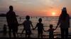 Berburu Sunset Pantai Barombong Makassar bersama Keluarga - Bagian 1