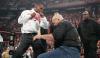 Sadis, Pukulan Maut Floyd Mayweather Jr Hancurkan Hidung Pegulat WWE