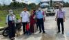 Suami Ditangkap di Malaysia, Ibu Muda dan Anaknya Naik Bus 12 Jam Demi Pulang ke Indonesia