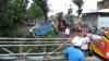 Hindari Pemotor Jatuh, Truk Muatan Semen di Ponorogo Nyungsep ke Sungai 