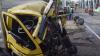 Sopir Mengantuk, Mobil Boks Angkut Buah Ringsek Tabrak Jembatan di Madiun - Bagian 1