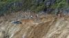 Bukit Apik Sumatera Barat Longsor, Pengendara Diimbau Berhati-hati - Bagian 1
