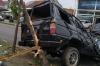 Oleng Masuk Sebrang Jalan, Kijang Ditabrak HiAce