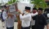 Lima Jenazah Sekeluarga Korban Sriwijaya Air Dimakamkan Satu Liang Kubur di Pontianak