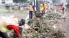 Antisipasi Banjir Bandang Susulan, Warga Pasuruan Angkut Puing dari Sungai  - Bagian 2