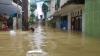 Banjir Setinggi 2 Meter Rendam Permukiman Warga Bidara Cina - Bagian 1