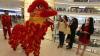 Atraksi Barongsai Menghibur Pengunjung Mal - Bagian 1