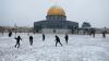 Penampakan Kompleks Masjid Al-Aqsa Yerusalem Diselimuti Salju - Bagian 1