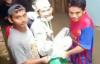 Viral Pengantin Diangkut Bak Bayi di Tengah Banjir