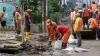 Lumpur Sisa Banjir di Pondok Gede Permai Bekasi Mulai Dibersihkan - Bagian 4