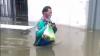 Viral, Driver Ojol Nekat Terobos Banjir Sepinggang di Semarang Antar Makanan