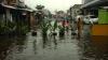 Pemadam Kebakaran Dikerahkan Semprot Lumpur Sisa Banjir Tegal - Bagian 3