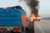 Detik-Detik Mobil di Tol Lampung Terbakar