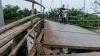 Jembatan Penghubung Antardesa di Lebak Rusak - Bagian 1