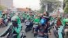 Unjuk Rasa, Ribuan Driver Ojol di Surabaya Segel Kantor dan Bakar Replika Pocong