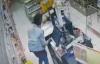Video Viral Pelaku Pencurian Minimarket di Malang Berjalan Belakangi CCTV 