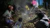 Syukuran Selamat dari Serangan KKB, Kepala Suku Dambet di Beoga Gelar Bakar Batu