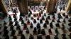 Jemaah Sholat Id di Masjid Agung Darussalam Bojonegoro Membeludak, Petugas Kewalahan