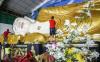 Patung Buddha Tidur Dibersihkan Jelang Perayaan Hari Raya Waisak - Bagian 2