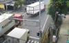 Video Viral Emak-Emak Pengendara Motor di Boyolali Nyaris Terhimpit 2 Truk Terekam CCTV