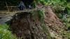 Jalan Penghubung Provinsi Banten-Jawa Barat Longsor Sepanjang 50 Meter - Bagian 2