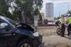 Video Mobil Mewah Tertabrak KRL di Cengakareng, Pengemudi Sempat Terpental 