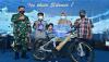 Anak Terapung 3 Jam di Laut Dapat Hadiah Tabungan dan Sepeda dari TNI AL