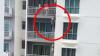 Viral, Maling Nekat Panjat Lantai 18 Apartemen lalu Ditangkap Petugas Pemadam Kebakaran