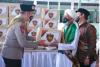 Peringati 30 Tahun Alumni Akpol 91, Kapolda NTB Serahkan 3 Ton Sembako ke Pesantren