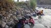 Air Sumur Kering, Warga Bogor Mandi dan Cuci Pakaian di Sungai Cipamingkis - Bagian 2