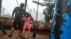 Keseruan Anak-Anak Bermain di Tepi Banjir Kanal Barat - Bagian 3