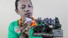 Kreatif, Kak Seto Ubah Limbah Korek Gas Jadi Robot Bernilai Ratusan Ribu Rupiah