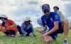 Pembalap WSBK Mandalika Ini Asyik Cabut Rumput Bareng Emak-Emak