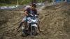 Penampakan Jalan Trans Kalimantan Rusak Parah - Bagian 3