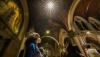 Suasana Misa Malam Natal Gereja Katedral Berlangsung Khidmat - Bagian 5