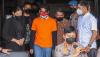 Pakai Masker Merah Putih, Ini Penampakan Ardhito Pramono di Polres Jakarta Barat - Bagian 2