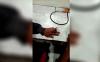 Petugas Damkar Serba Bisa, Bantu Kakek-Kakek Lepas Cincin yang Kekecilan 