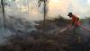 Kebakaran Hutan dan Lahan Dekat Permukiman Warga di Pontianak - Bagian 2