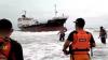Salah Ambil Jalur Pelayaran, Kapal Tanker Endrico 3 Terdampar di Pantai Sancang Garut