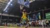 Kocak, Pebasket IBL Jarron Crump Slam Dunk Sambil Pakai Helm dan Menang